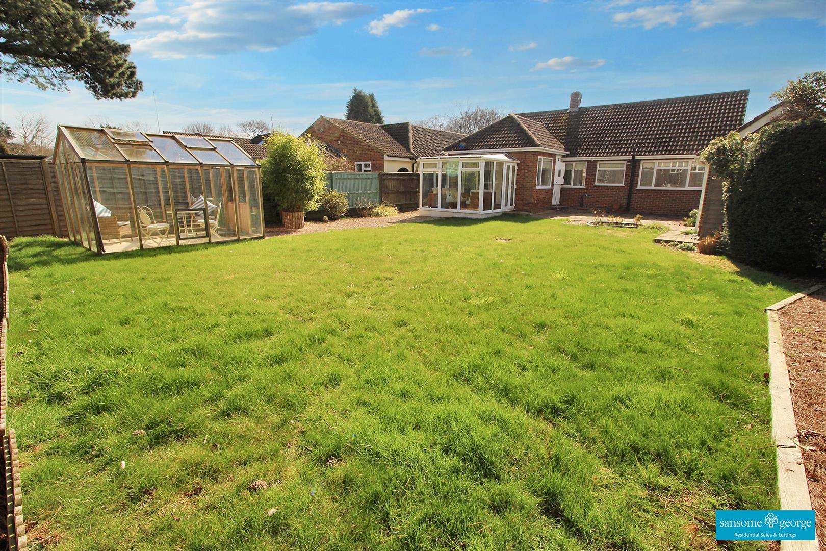 2 bed property in Highfield Road, Reading
